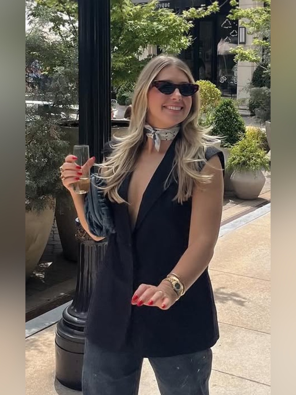 Black Sleeveless Blazer Vest